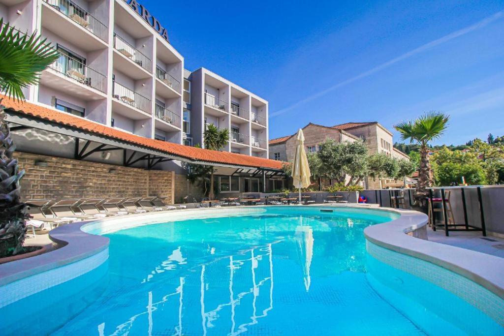 Hotel Λομπάρδα Εξωτερικό φωτογραφία