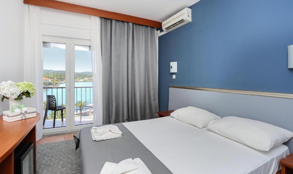 Hotel Λομπάρδα Εξωτερικό φωτογραφία