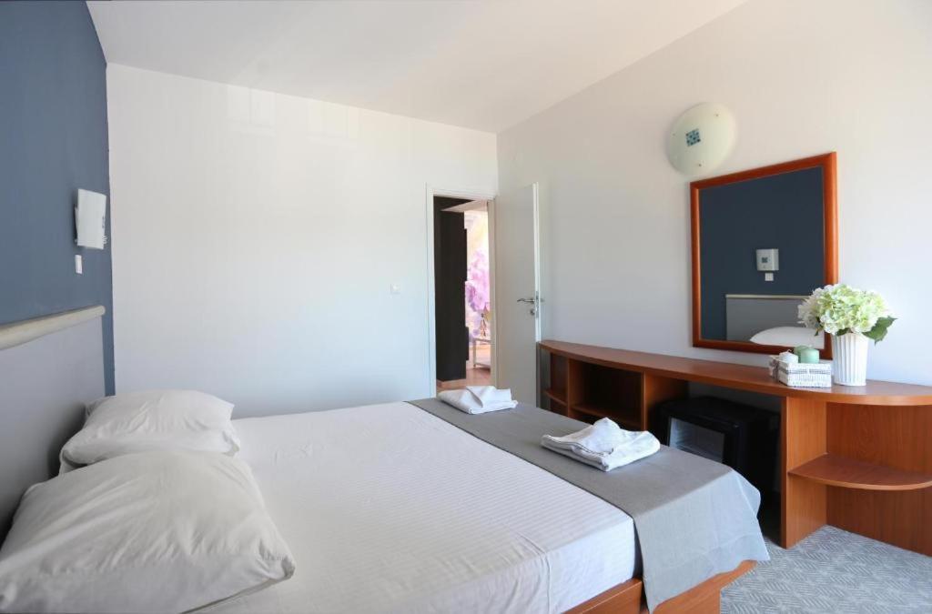 Hotel Λομπάρδα Εξωτερικό φωτογραφία