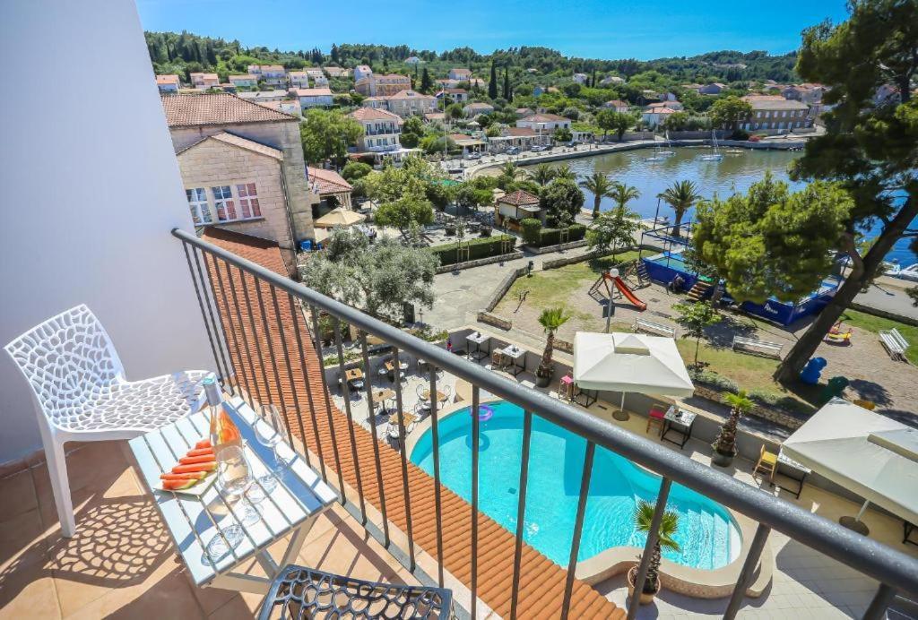 Hotel Λομπάρδα Εξωτερικό φωτογραφία