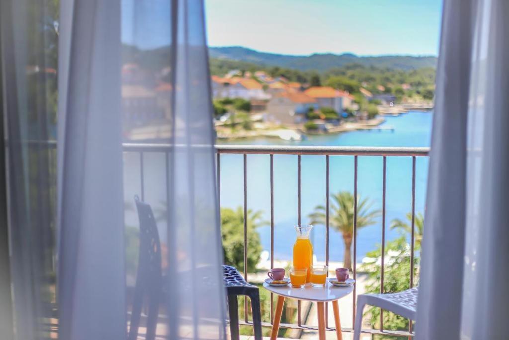 Hotel Λομπάρδα Εξωτερικό φωτογραφία