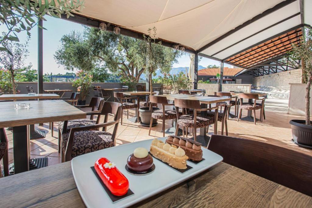 Hotel Λομπάρδα Εξωτερικό φωτογραφία