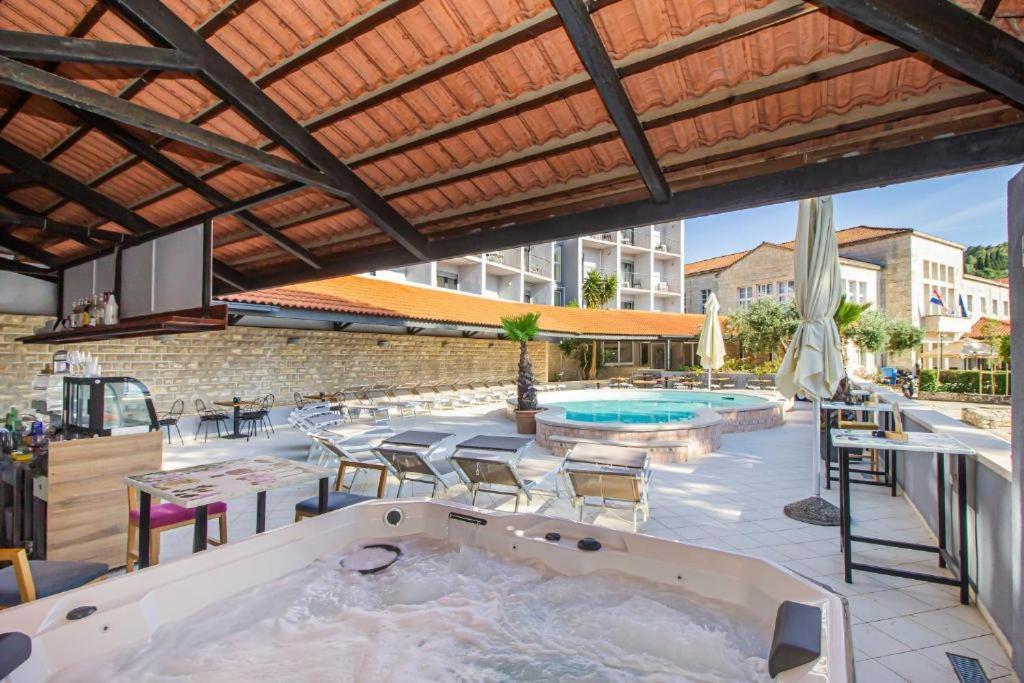 Hotel Λομπάρδα Εξωτερικό φωτογραφία