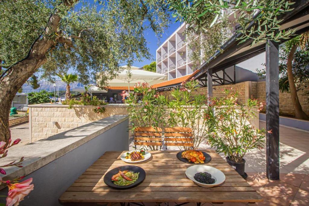 Hotel Λομπάρδα Εξωτερικό φωτογραφία