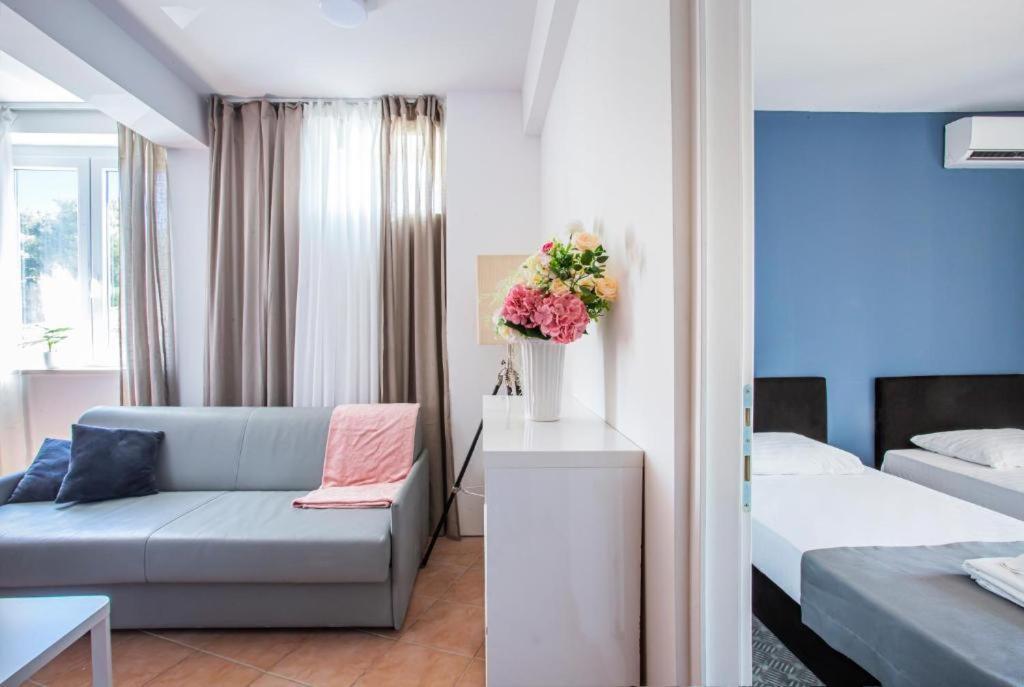 Hotel Λομπάρδα Εξωτερικό φωτογραφία